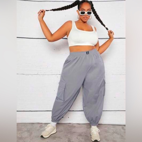 Women Gray Pants - Picture 1 of 6